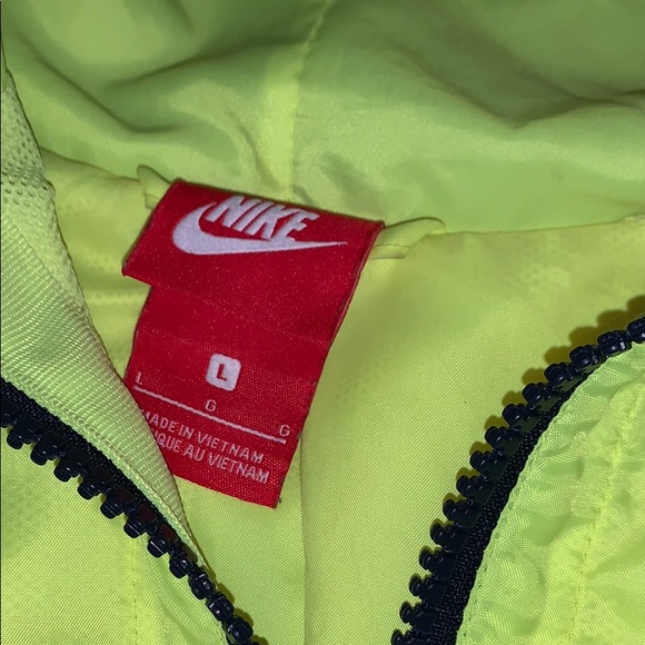 Nike windbreaker/raincoat - Picture 2 of 3
